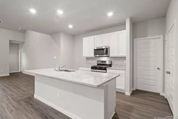 Elmendorf, TX 78112,8838 Black Oak Drive