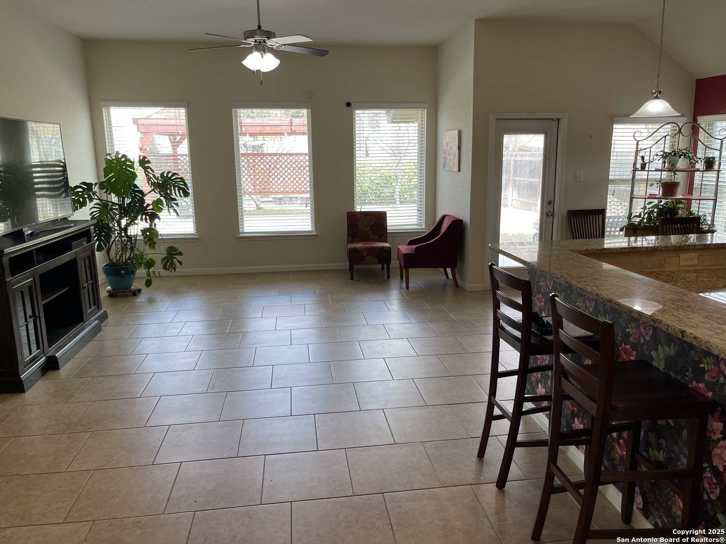 Converse, TX 78109-2146,8815 FALCON PARK