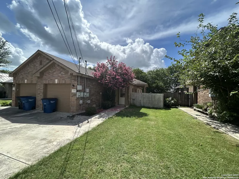 208 ANNE LOUISE DR, New Braunfels, TX 78130-3493