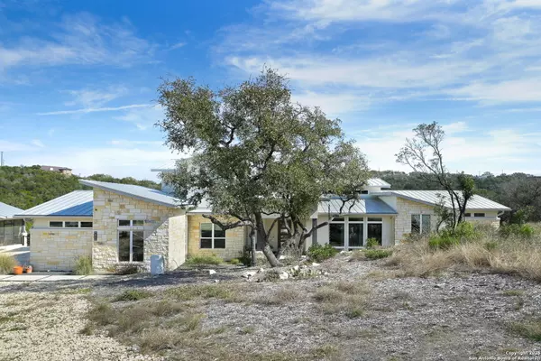 9826 Cash Mountain Rd, Helotes, TX 78023