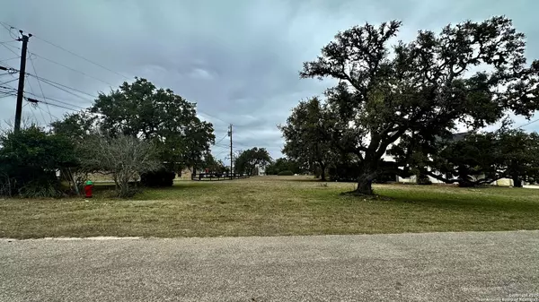 Bandera, TX 78003,163 Knollwood