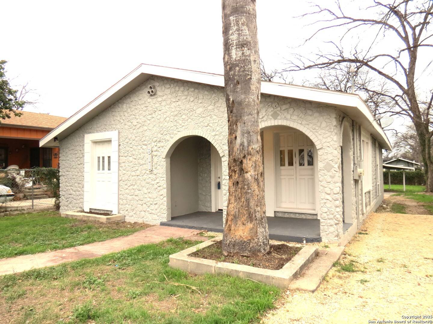 811 Paso Hondo, San Antonio, TX 78202