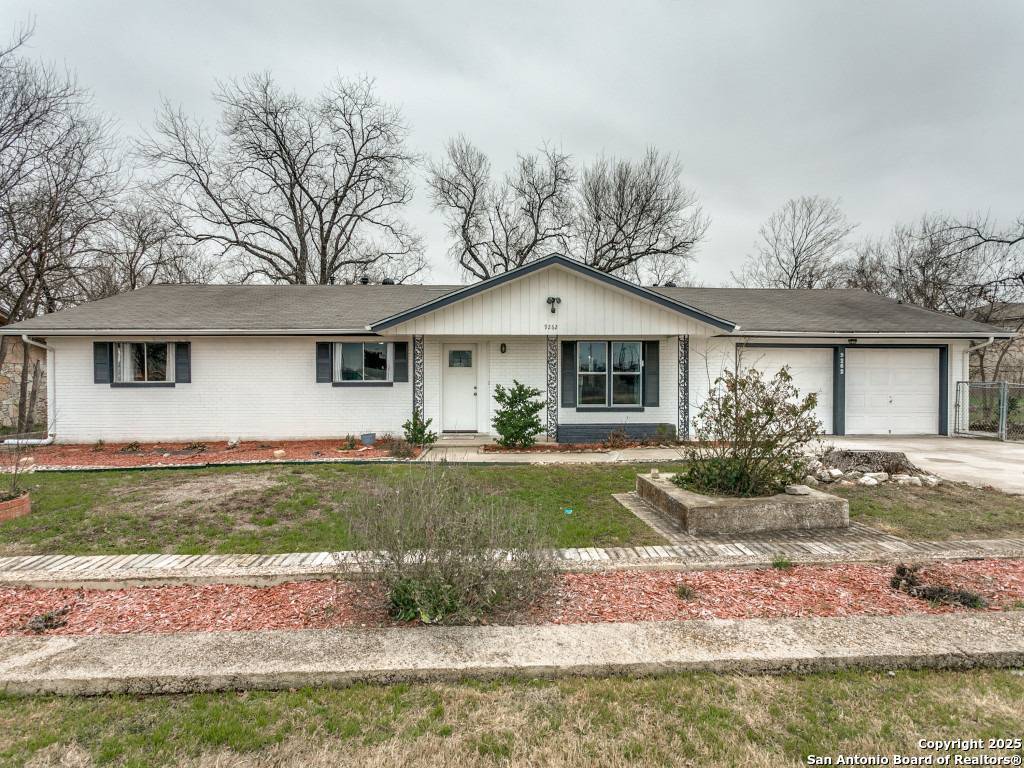 Converse, TX 78109,9262 Schaefer Rd.