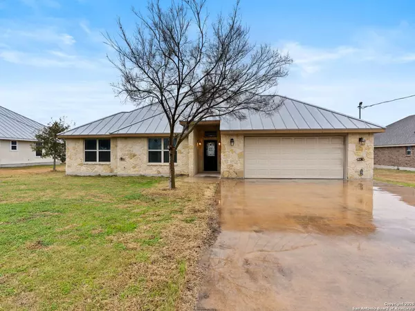 822 CHAMBORD DRIVE, Falls City, TX 78113