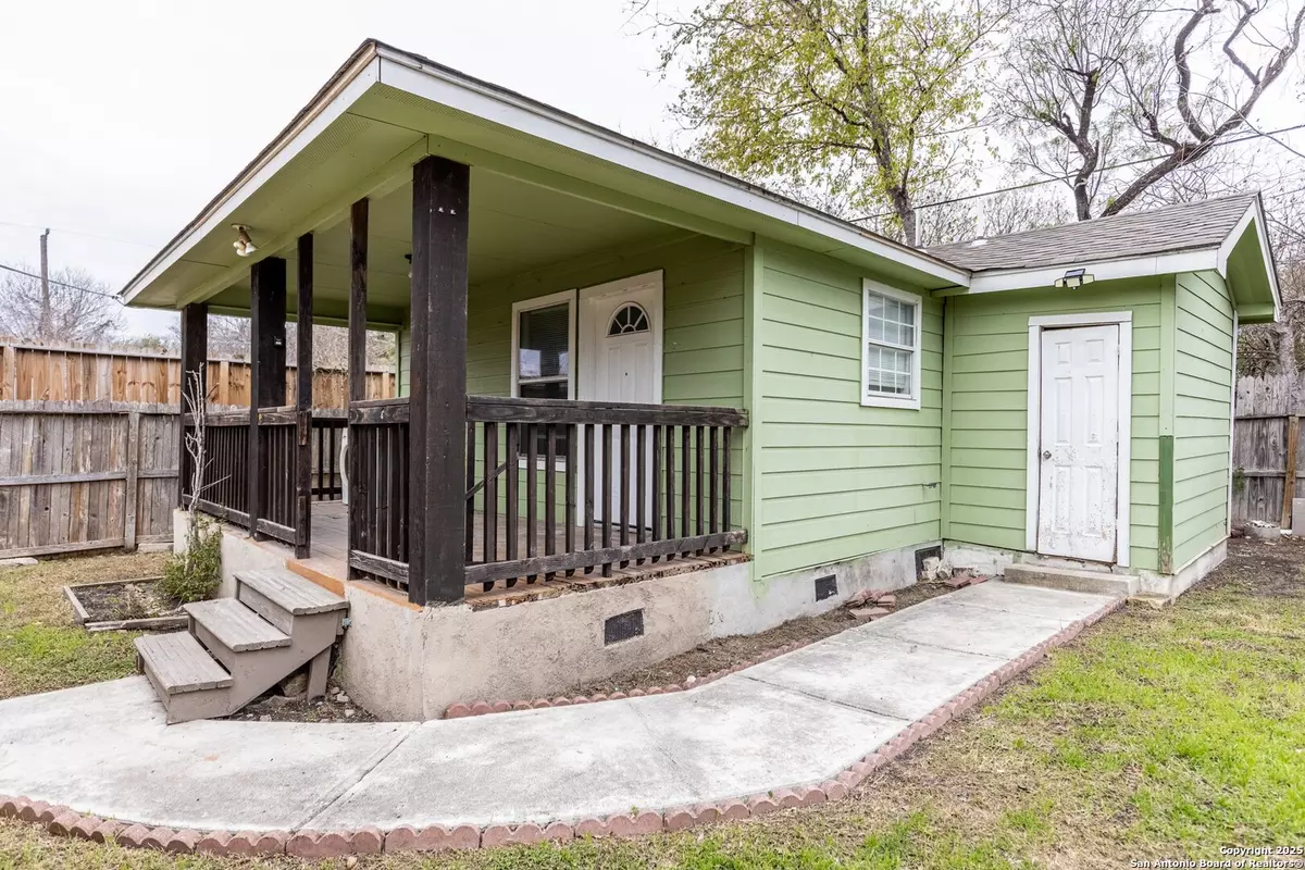 San Antonio, TX 78207-1028,211 ADAES AVE UNIT 2