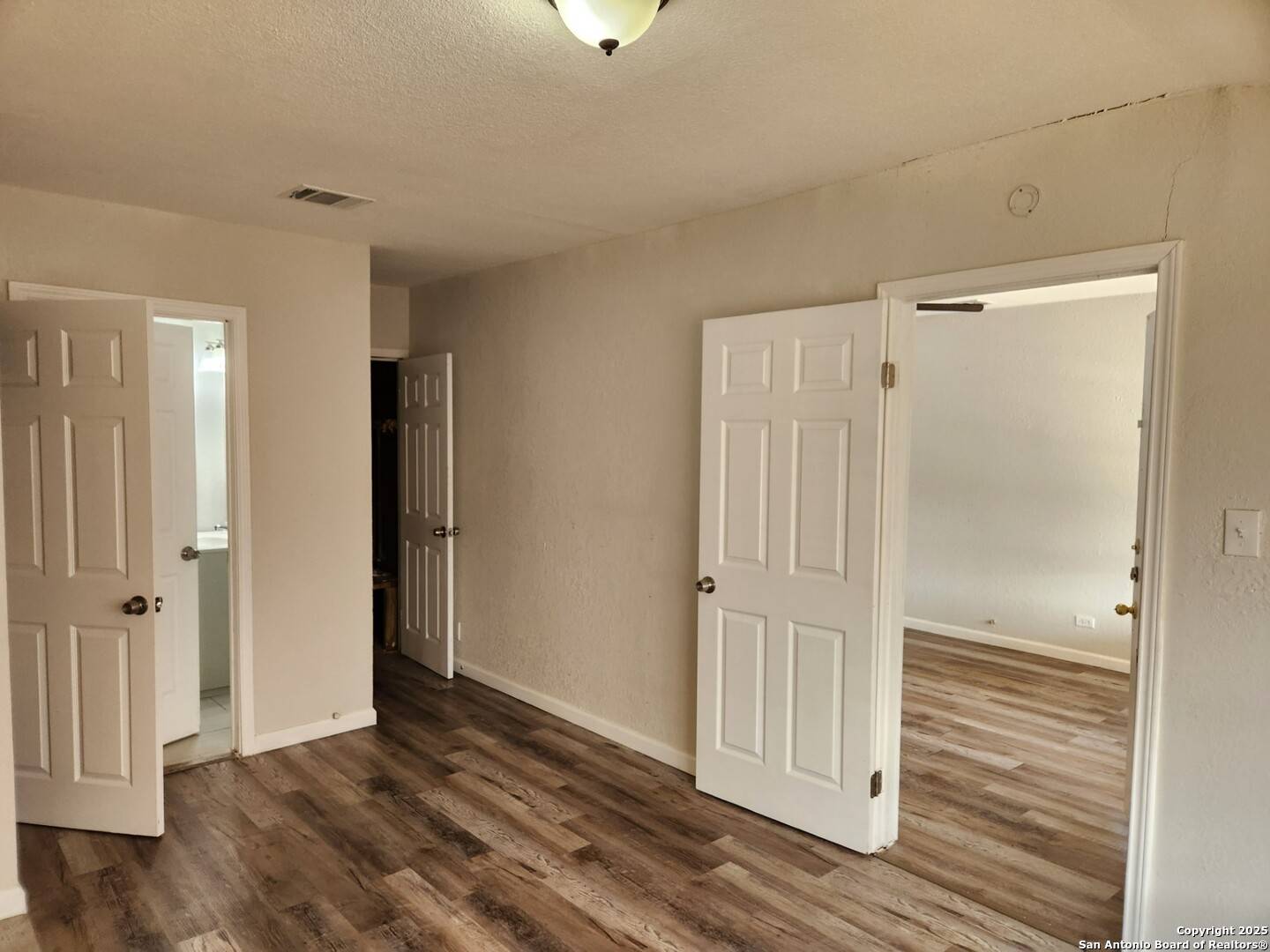 San Antonio, TX 78202,2215 Hays St