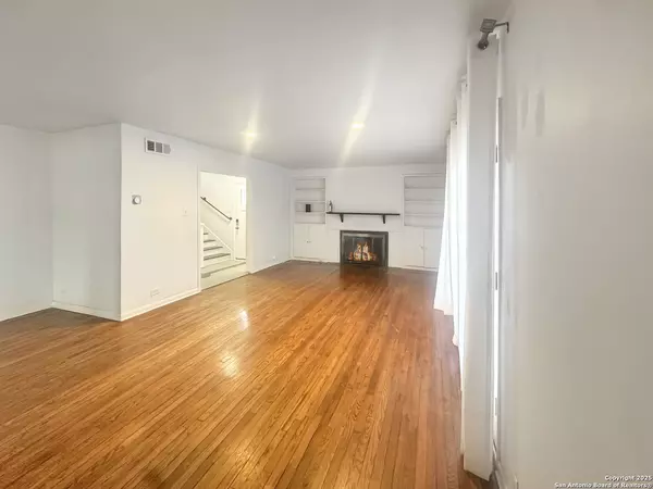 San Antonio, TX 78209,274 Edgewood