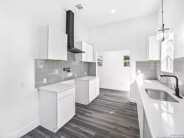 San Antonio, TX 78210,445 Cooper St