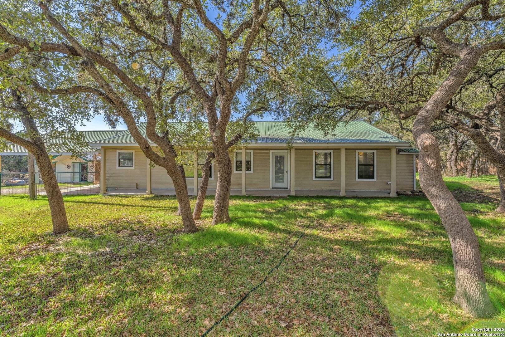 Pipe Creek, TX 78063,337 Mills Lane