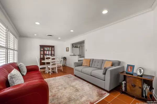 San Antonio, TX 78209,709 CANTERBURY HILL