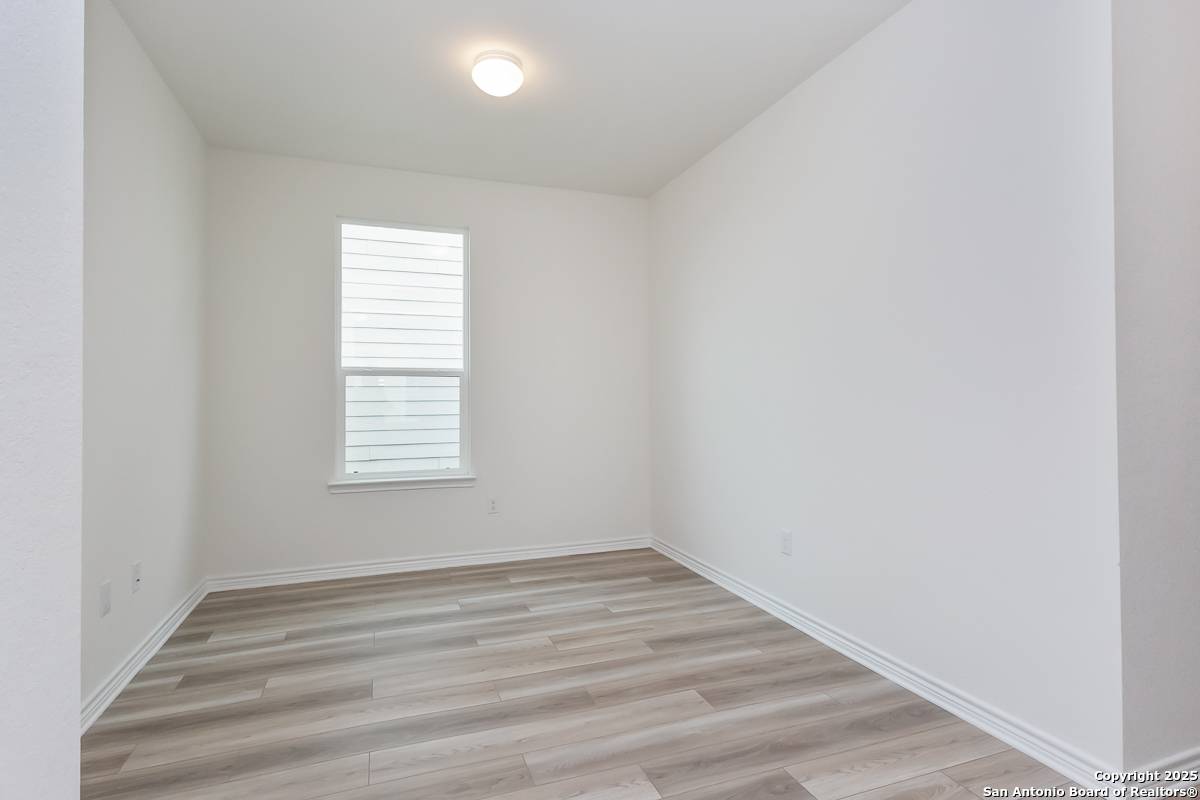 Elmendorf, TX 78112,14311 Calaveras Cove