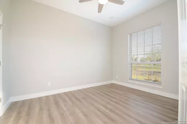 San Antonio, TX 78253-6952,712 County Rd 3823