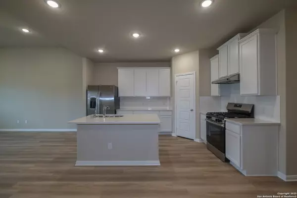 San Antonio, TX 78245,15435 Salmon Spring