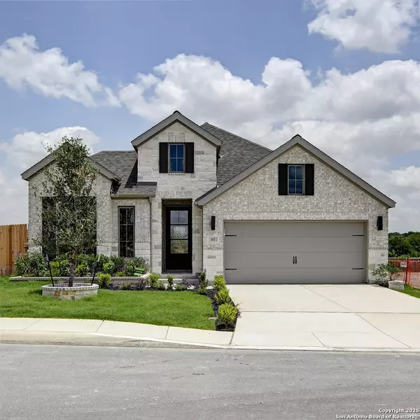 311 Mountain Oak, Castroville, TX 78009