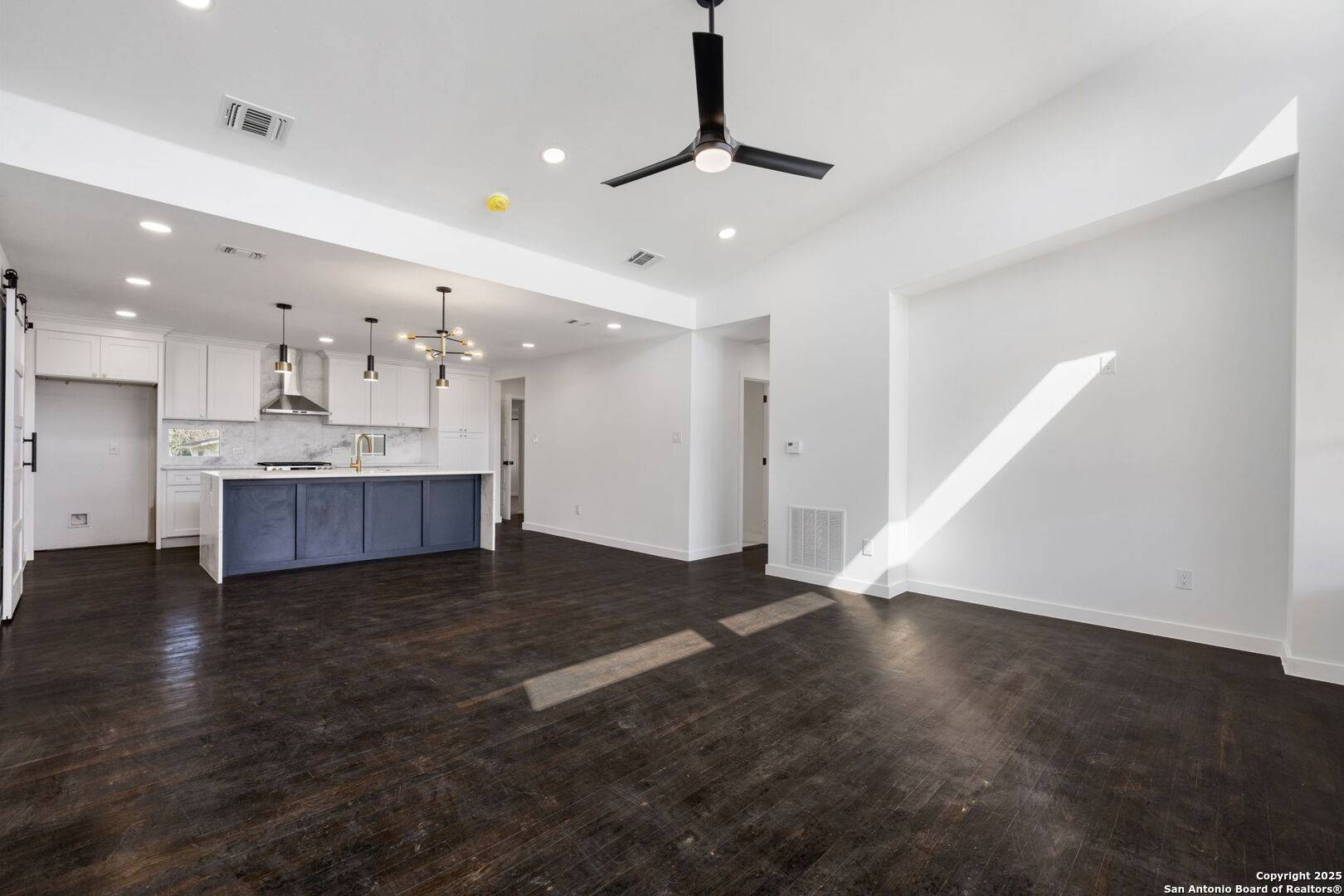 Boerne, TX 78006,320 Hickman