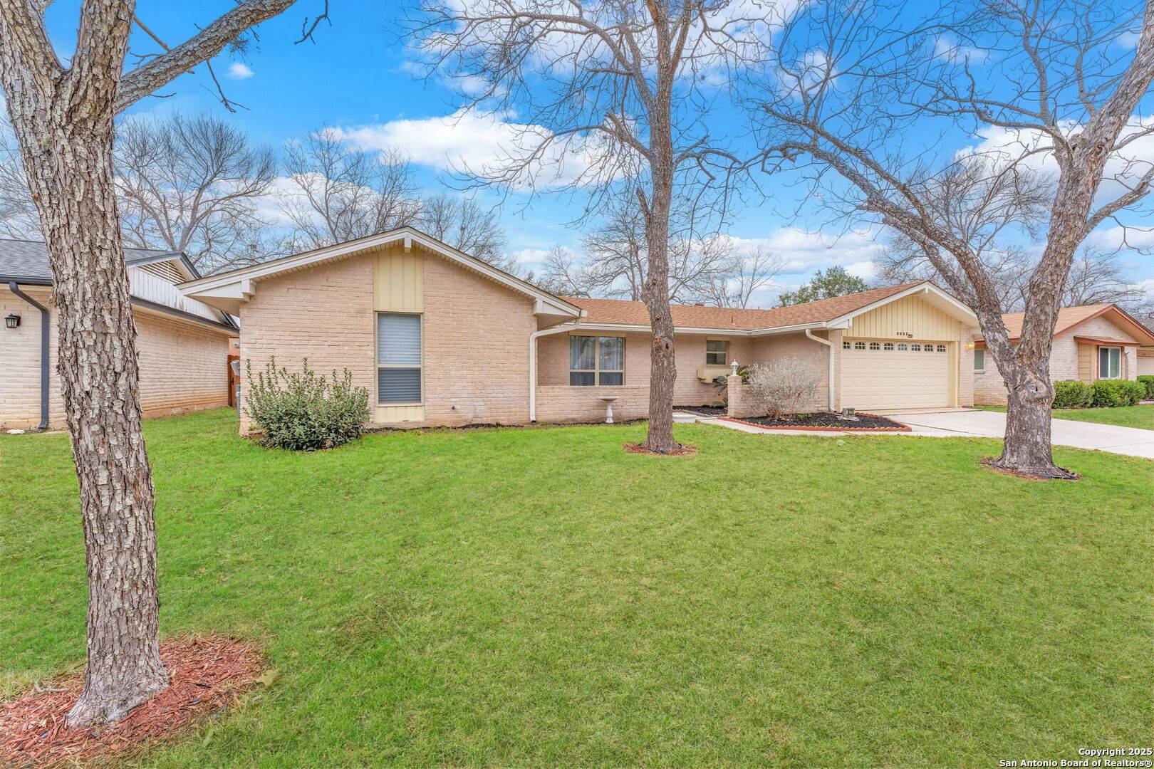 San Antonio, TX 78240,8223 Joe Dimaggio Dr
