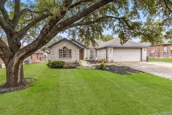 New Braunfels, TX 78130,950 Queens