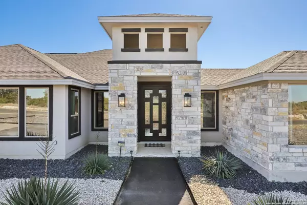 Mico, TX 78056,1470 PR 2771