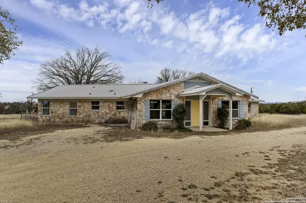 Bandera, TX 78003,629 Laguna Rd