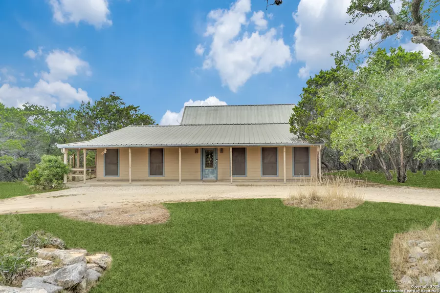 130 Ranch Rd, Pipe Creek, TX 78063