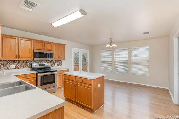 New Braunfels, TX 78130-7062,447 S WATER LN