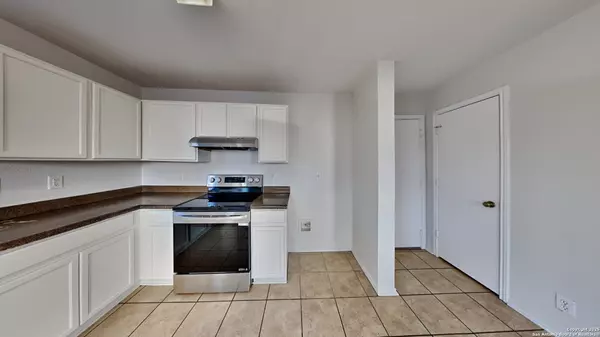 San Antonio, TX 78251,931 Marble