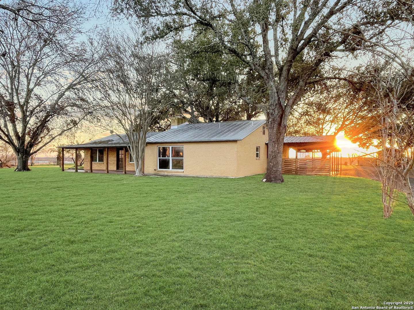 Elmendorf, TX 78112,15397 Cassiano