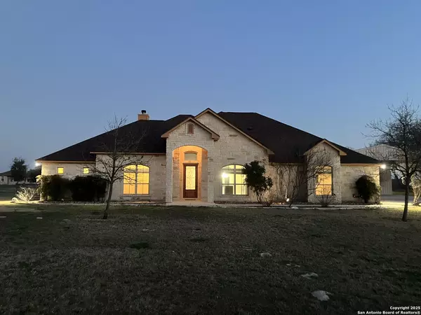 129 Abrego Crossing, Floresville, TX 78114