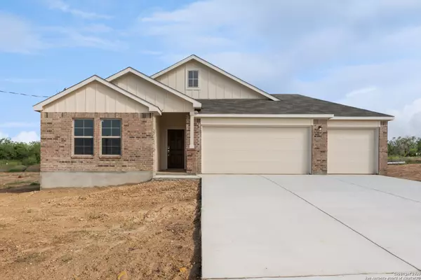 105 Cheyenne Drive, Floresville, TX 78114-0106
