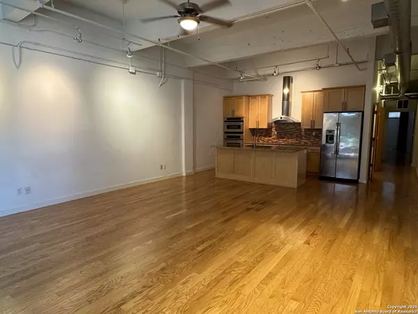 San Antonio, TX 78204-1674,1339 FLORES ST UNIT 107