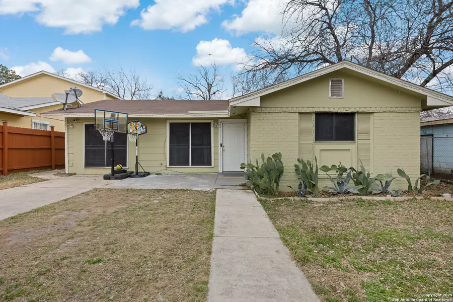 5751 Broken Lance, San Antonio, TX 78242