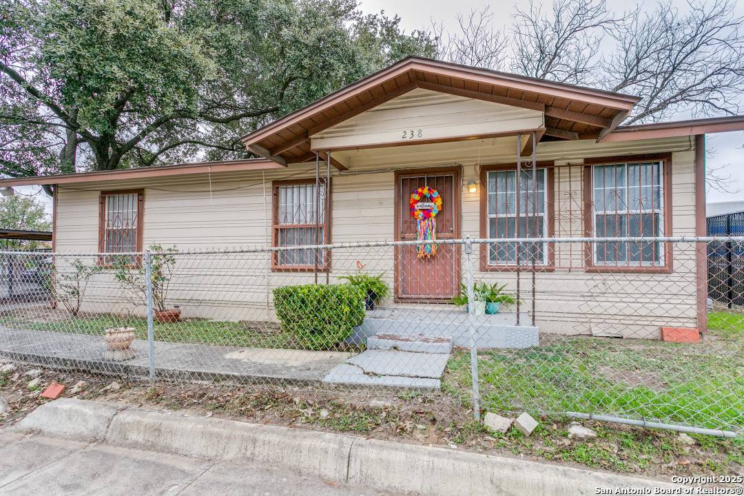 238 FEST ST, San Antonio, TX 78204-1673