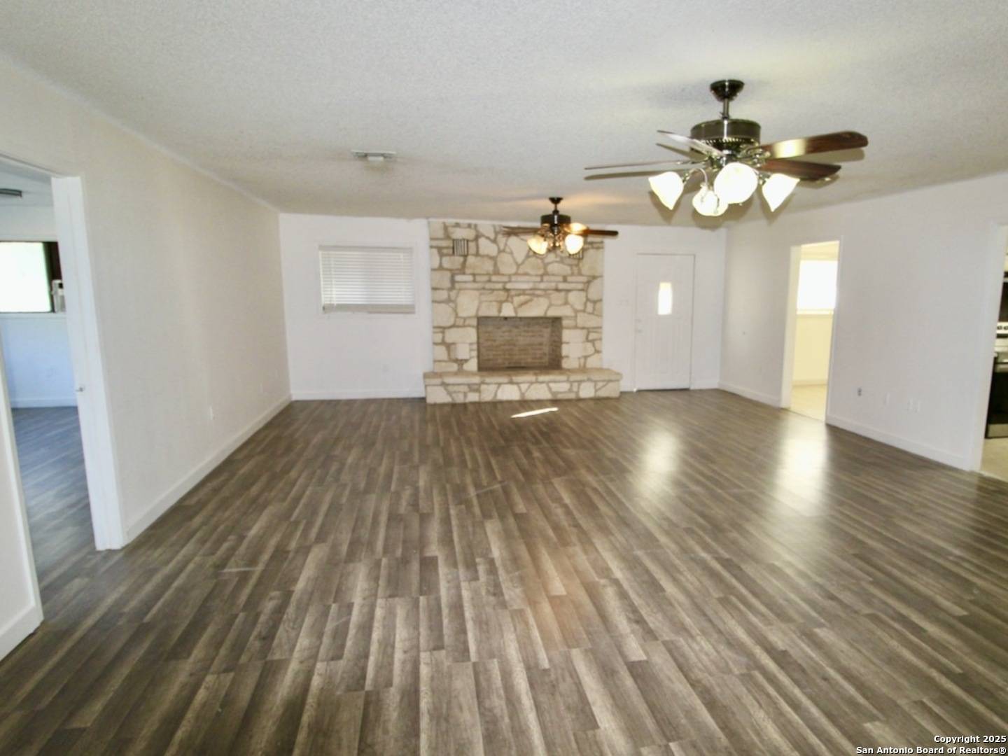 Devine, TX 78016,246 County Road 7611