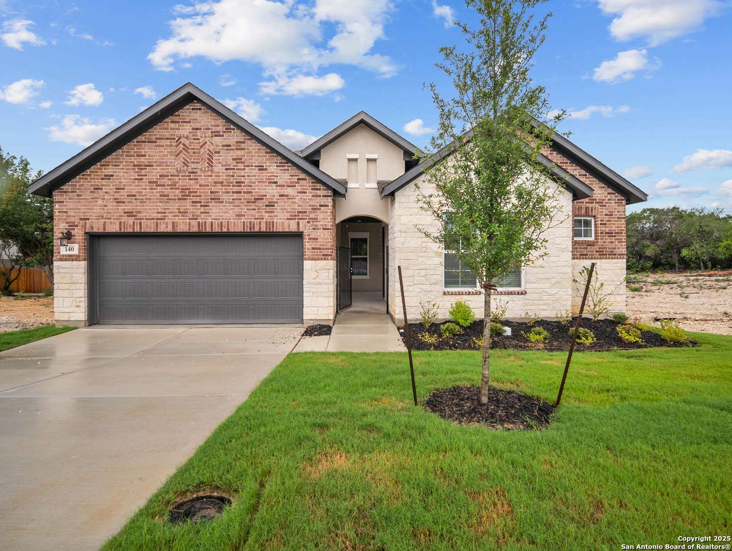 140 Allin Oaks, Universal City, TX 78148-3464
