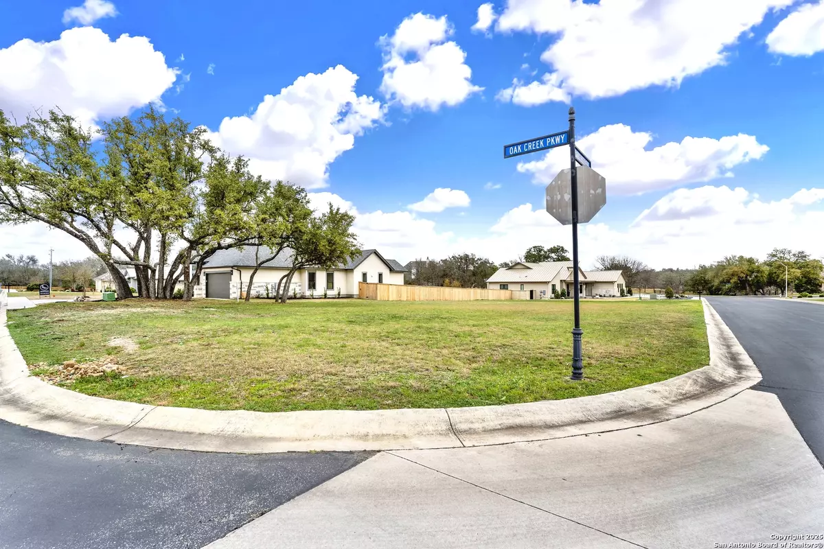 Seguin, TX 78155,631 Oak Creek Pkwy