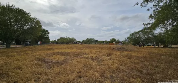 Elmendorf, TX 78112-9613,7296 FM 327