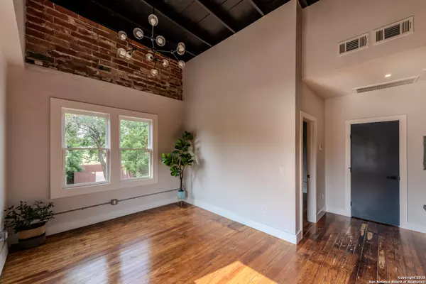 1714 St Mary's UNIT 8, San Antonio, TX 78210
