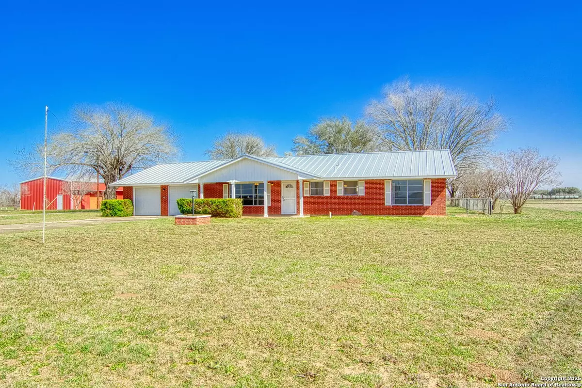 La Vernia, TX 78121,12157 Fm 775