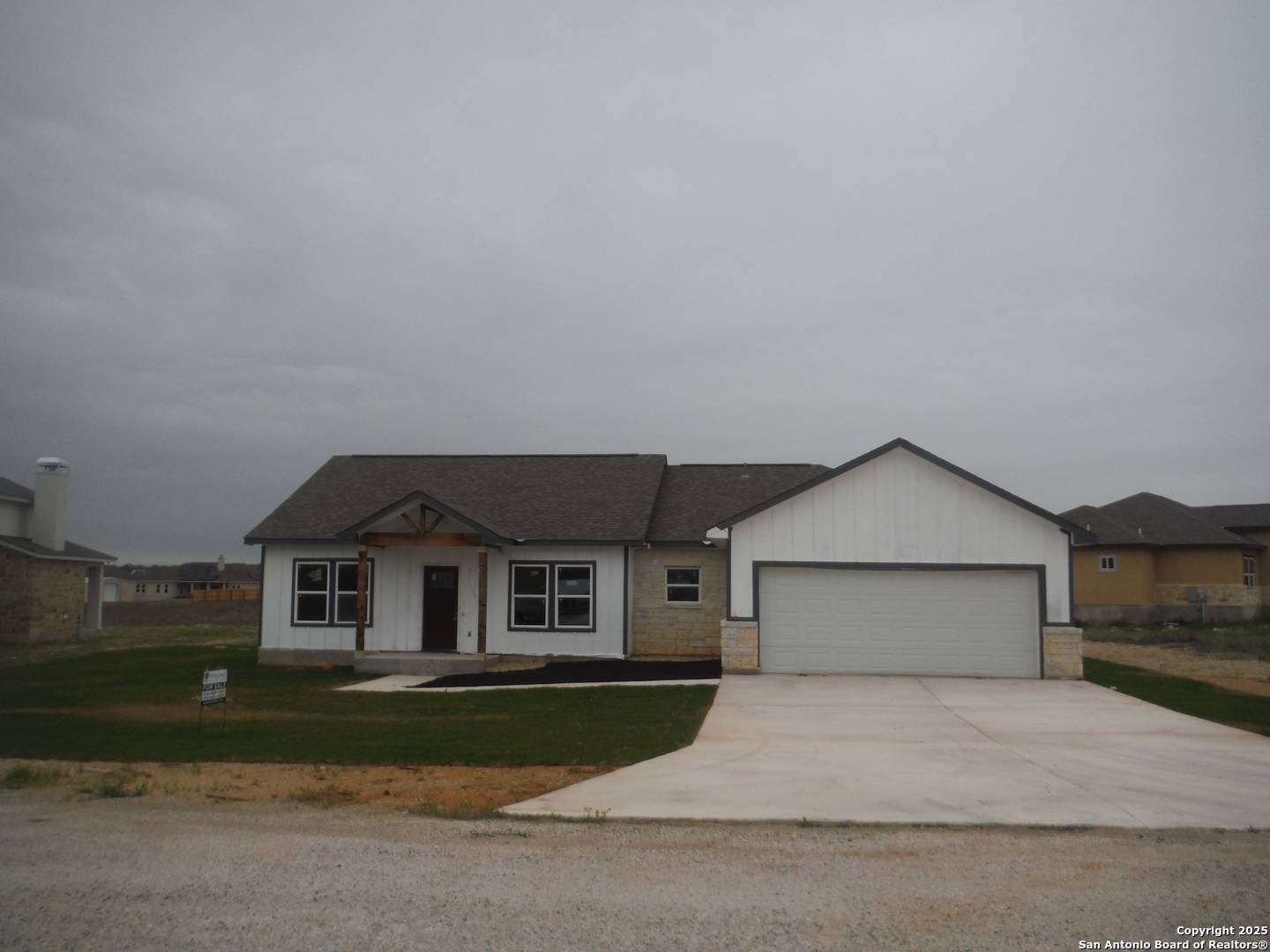 La Vernia, TX 78121,202 Colonial