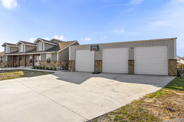 La Vernia, TX 78121-5110,205 Country View Ln.