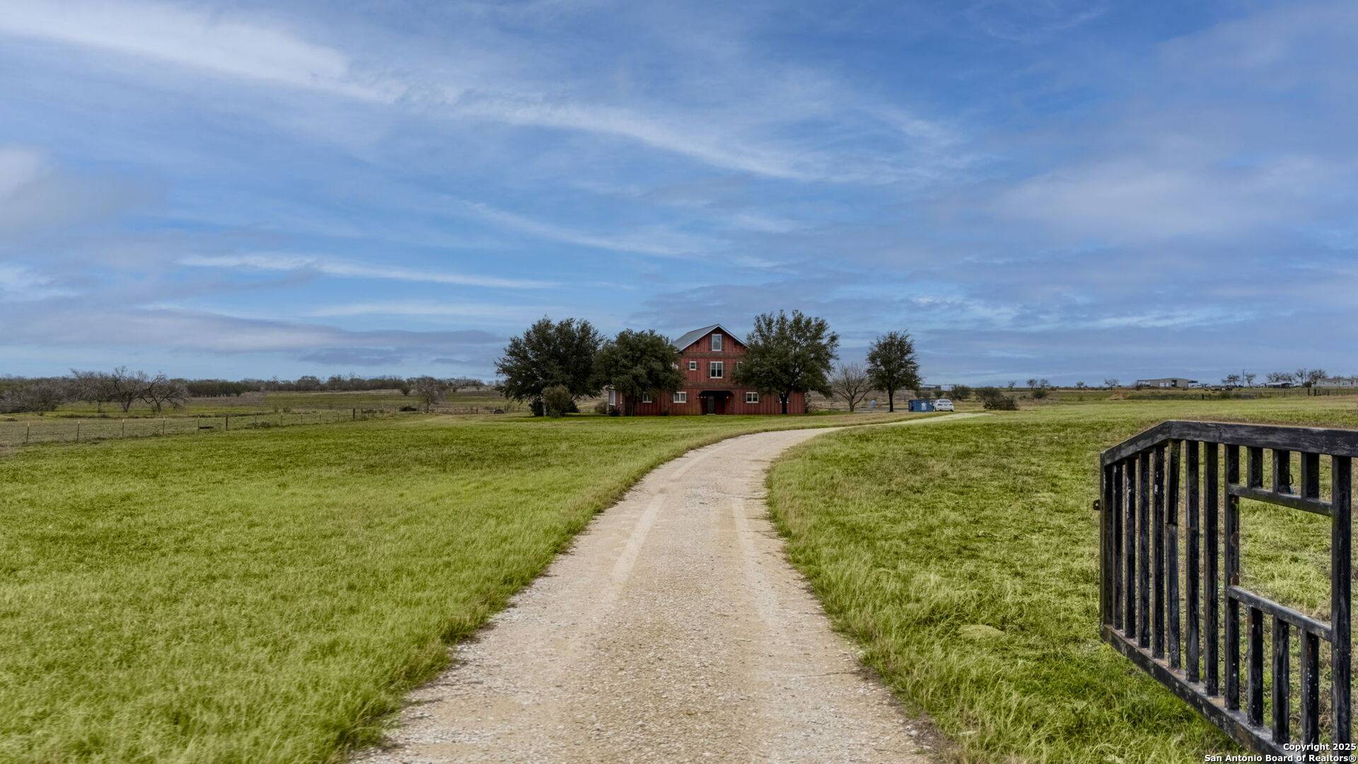 Floresville, TX 78114-4070,3893 STATE HIGHWAY 97