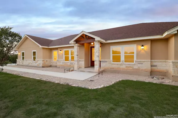 Pipe Creek, TX 78063,144 Vaquero Ct.