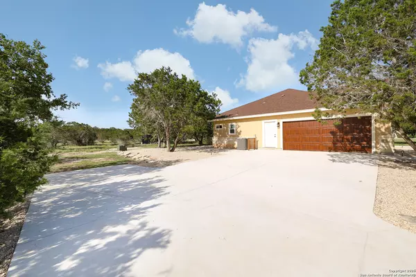 Pipe Creek, TX 78063,144 Vaquero Ct.