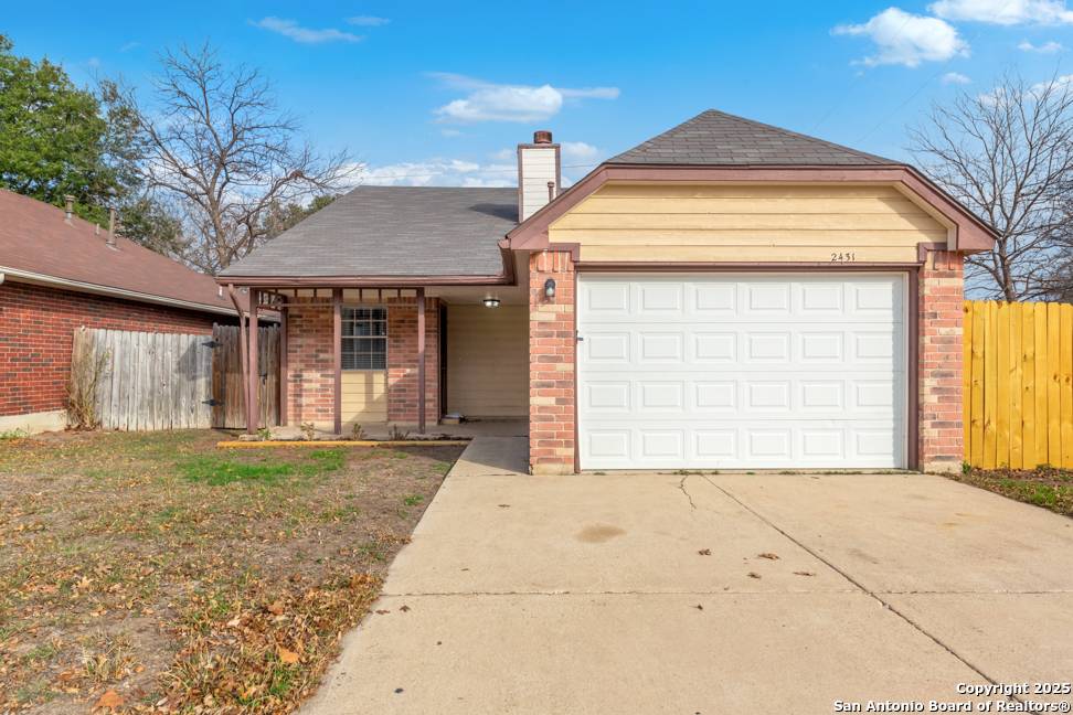 2431 MUDDY PEAK DR, San Antonio, TX 78245-2544