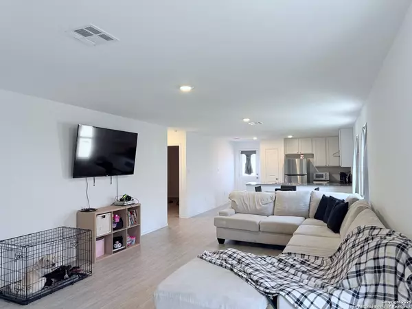 San Antonio, TX 78263,8439 Violet Sapphire