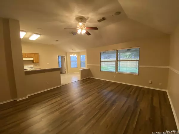 Converse, TX 78109-3909,8363 COPPERGLEN