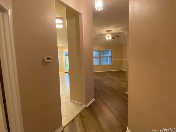 Converse, TX 78109-3909,8363 COPPERGLEN