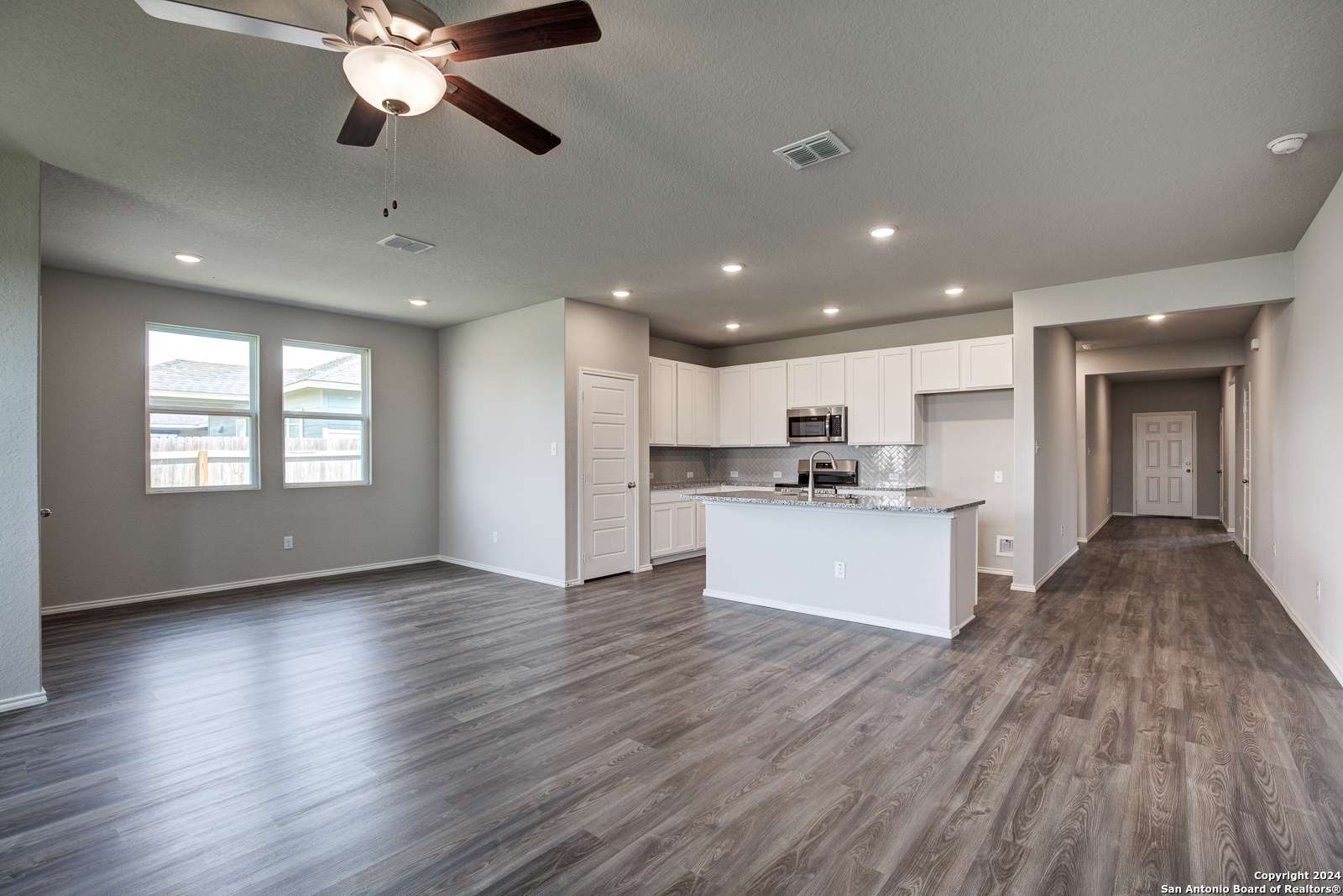 Seguin, TX 78155,300 Ivy Roads