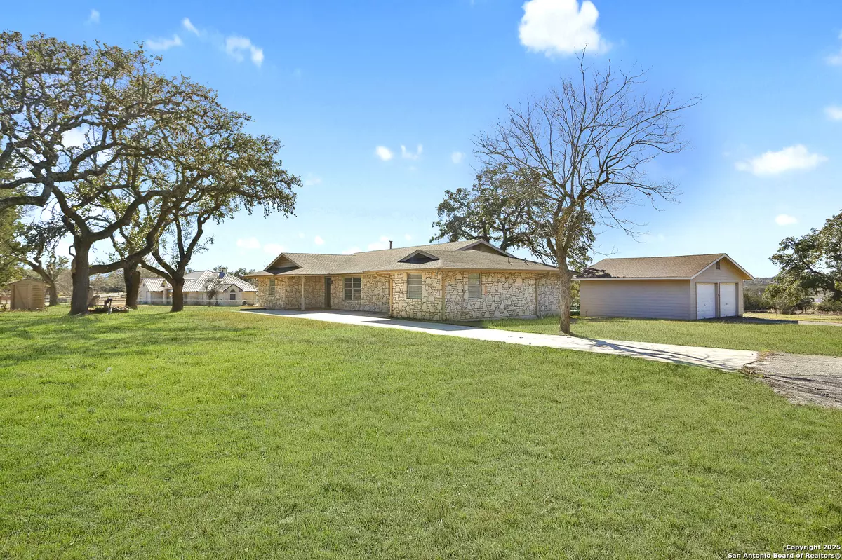 Boerne, TX 78006,9527 Windwood