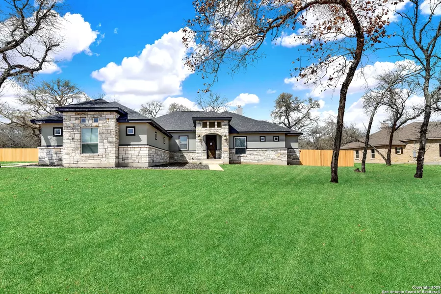 193 TIMBER PL, La Vernia, TX 78121